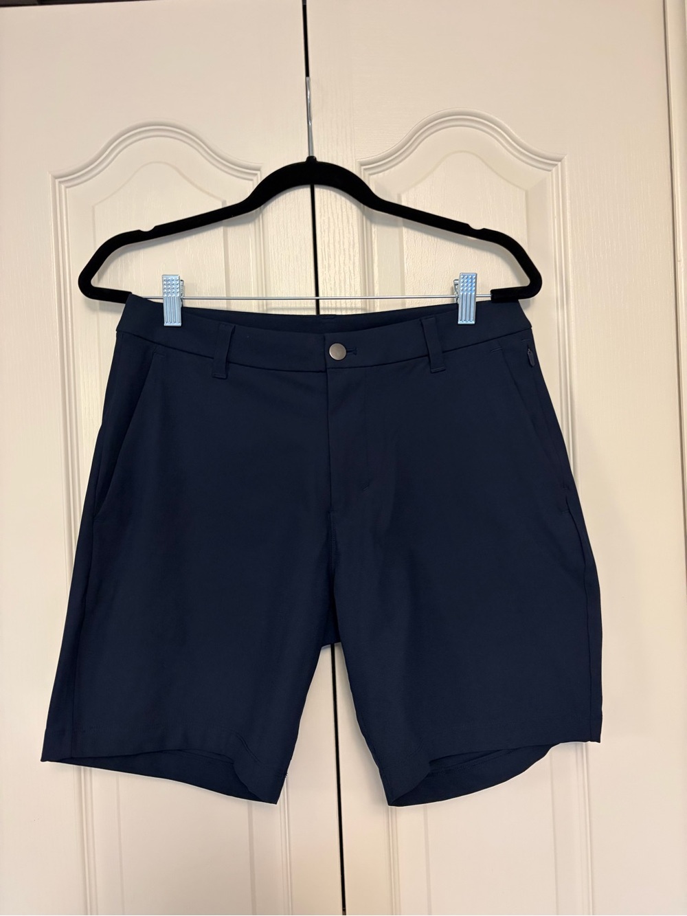 lululemon athletica Men's Navy Hybrid Shorts